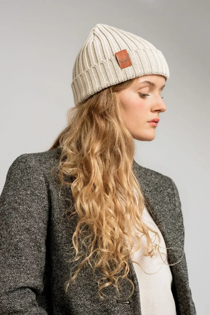 Beige organic cotton alkatraz beanie