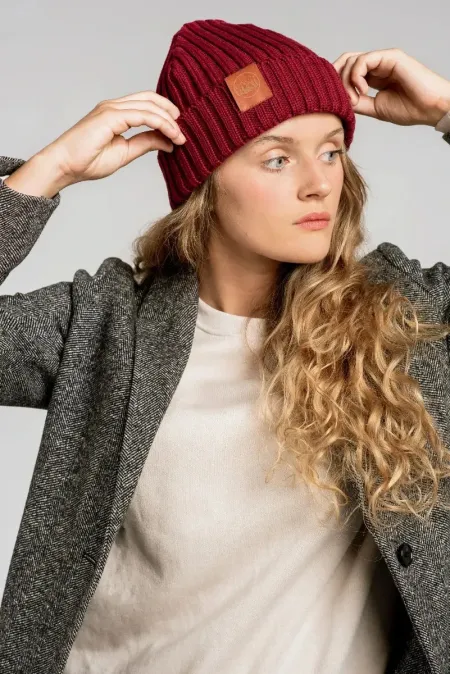 Carmine organic cotton alkatraz beanie