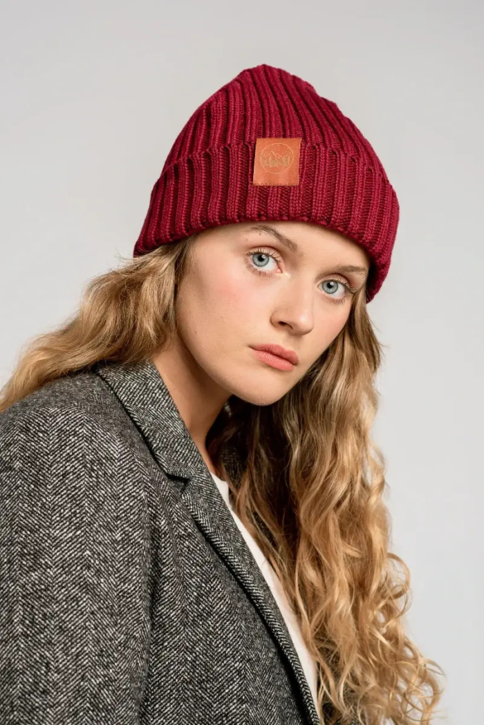Carmine organic cotton alkatraz beanie