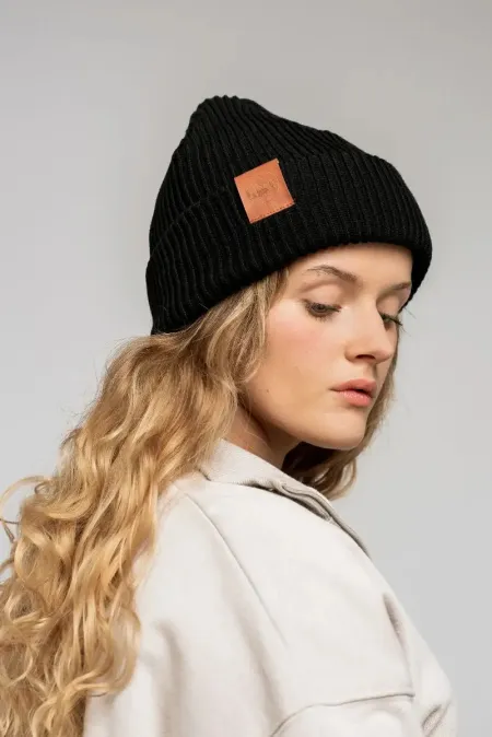 Black organic cotton winter beanie