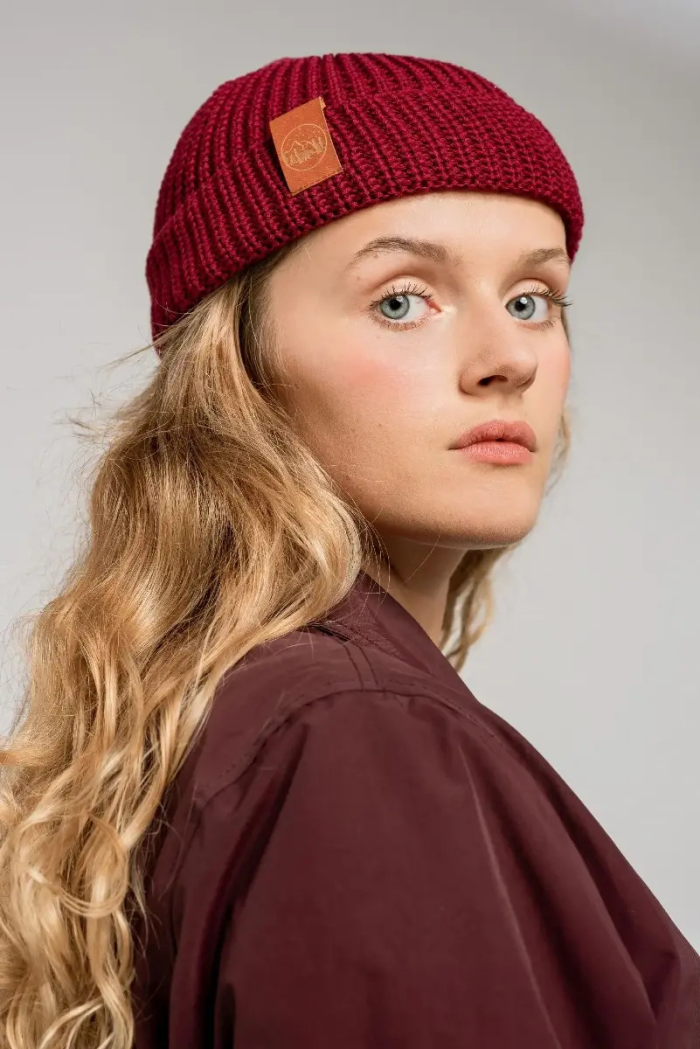 Carmine organic cotton burglar beanie
