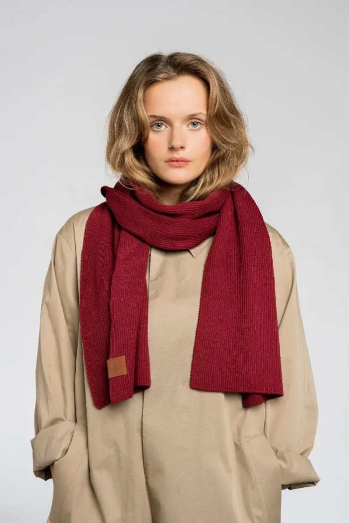 Carmine organic cotton plain scarf