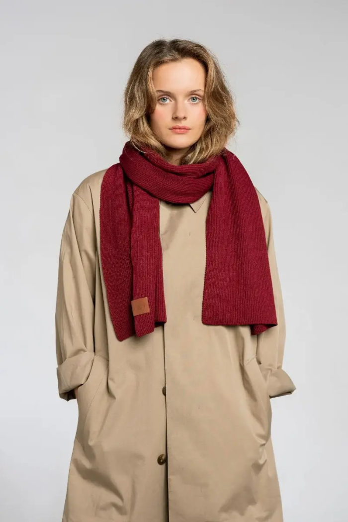 Carmine organic cotton plain scarf