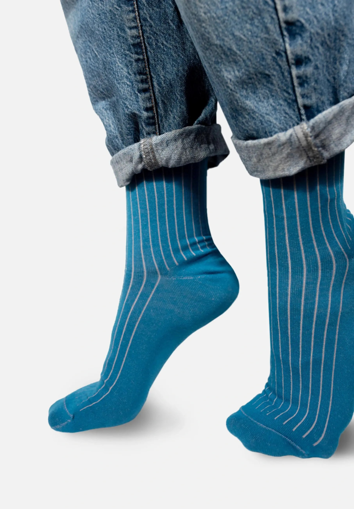 Sapphire blue organic cotton suit socks with pink elastane