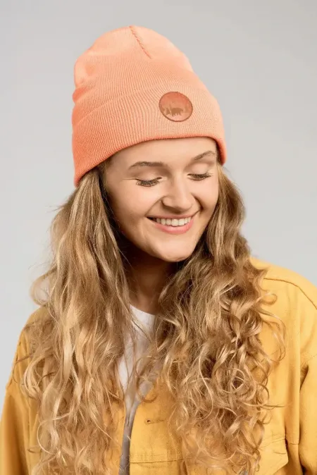 Czapka beanie z bawełny organicznej brzoskwiniowa