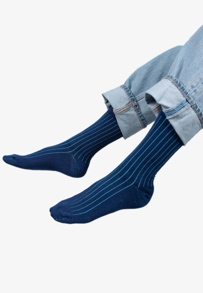 Navy blue organic cotton suit socks with light blue elastane