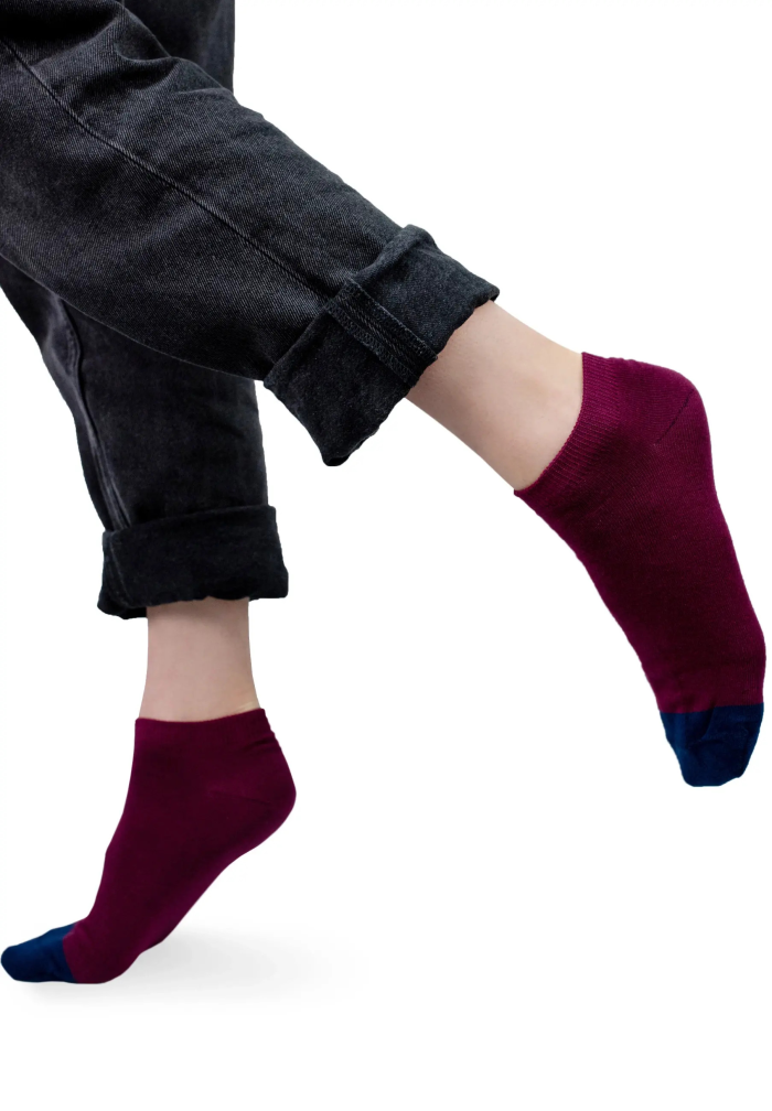 Burgundy ankle socks