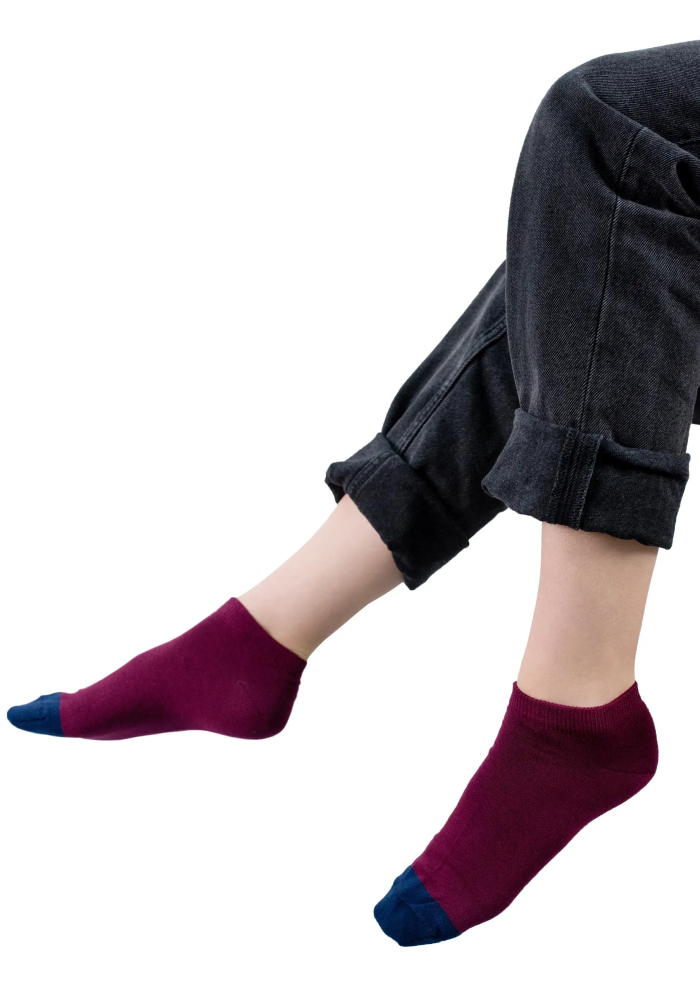 Burgundy ankle socks