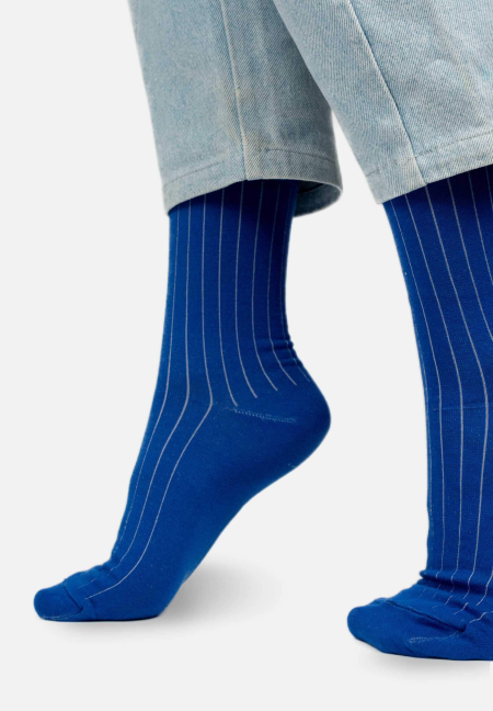 Cornflower blue organic cotton suit socks with purple elastane