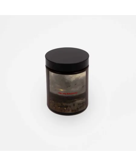 Soy candle hemp not bad WETLAND