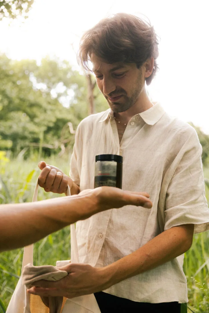 Soy candle hemp not bad WETLAND