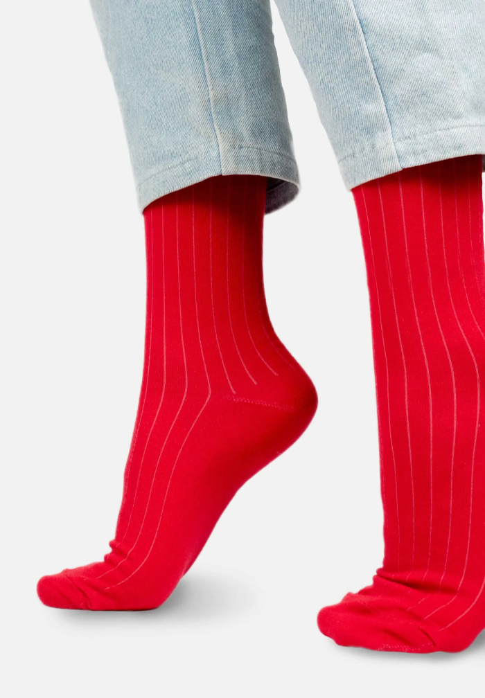 Poppy red organic cotton suit socks with pink elastane