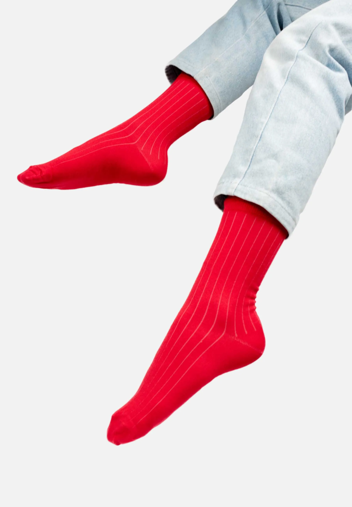 Poppy red organic cotton suit socks with pink elastane
