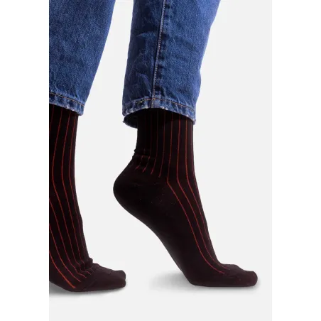 Classic black organic cotton suit socks with red elastane