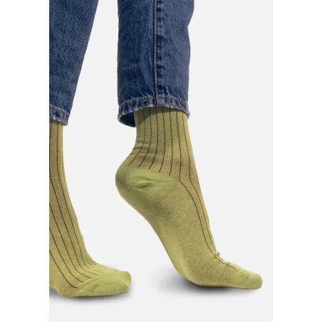 Classic green organic cotton suit socks with burgundy elastane
