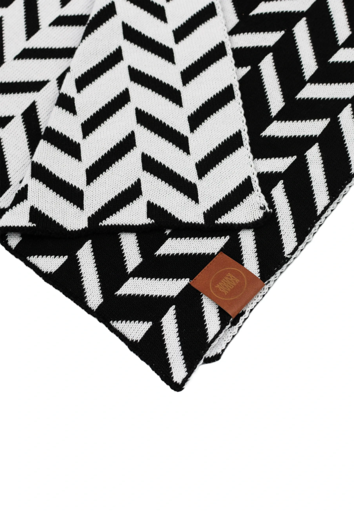 Organic cotton jacquard scarf I see it black