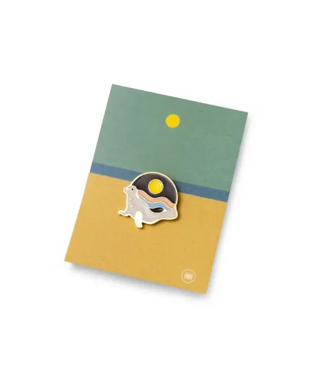 Pin Foka Szara