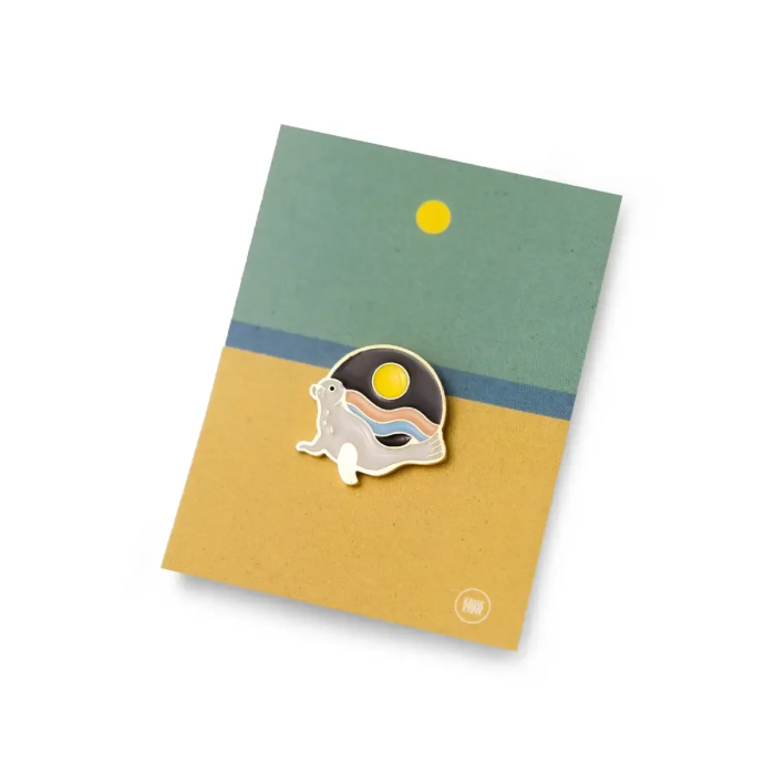 Pin Foka Szara