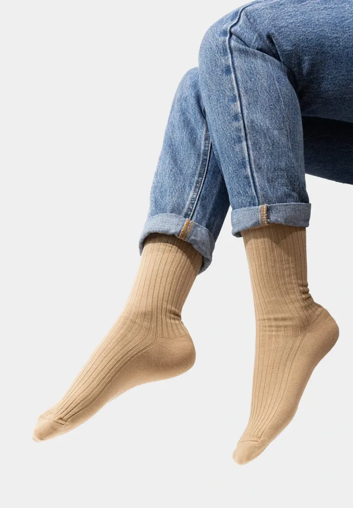 Beige socks made of organic cotton with wide stripes