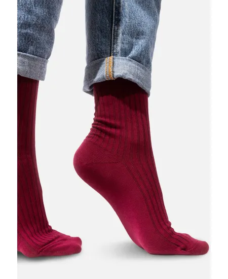 Burgundy socks made of organic cotton with wide stripes