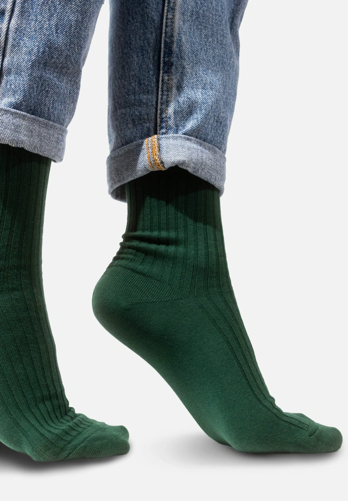 Bottle green socks made of organic cotton with wide stripes