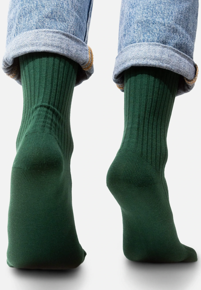 Bottle green socks made of organic cotton with wide stripes