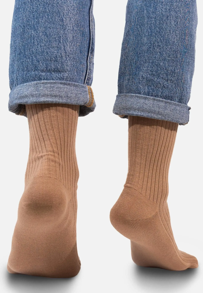 Light brown socks made of organic cotton with wide stripes
