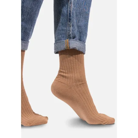 Light brown socks made of organic cotton with wide stripes