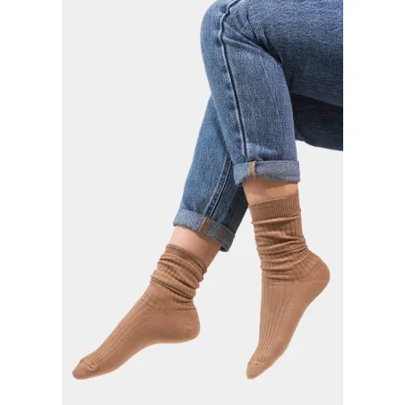 Light brown socks made of organic cotton with wide stripes