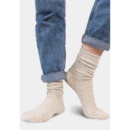 Light grey socks made of organic cotton with wide stripes
