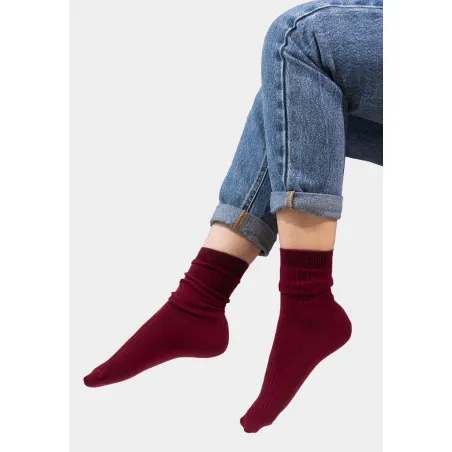 Burgundy socks made of organic cotton with wide stripes