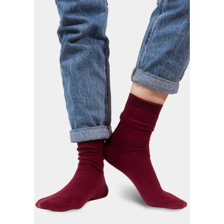 Burgundy socks made of organic cotton with wide stripes