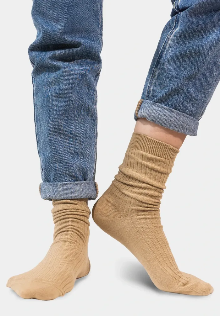 Beige socks made of organic cotton with wide stripes