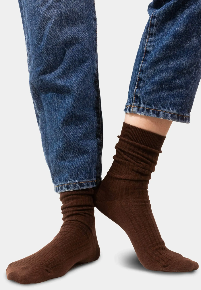 Brown socks made of organic cotton with wide stripes