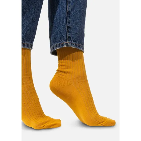 Mustard socks made of organic cotton with wide stripes
