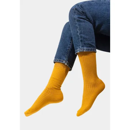 Mustard socks made of organic cotton with wide stripes