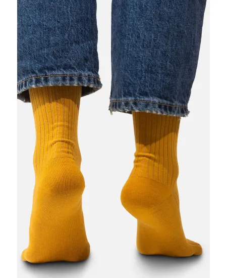 Mustard socks made of organic cotton with wide stripes