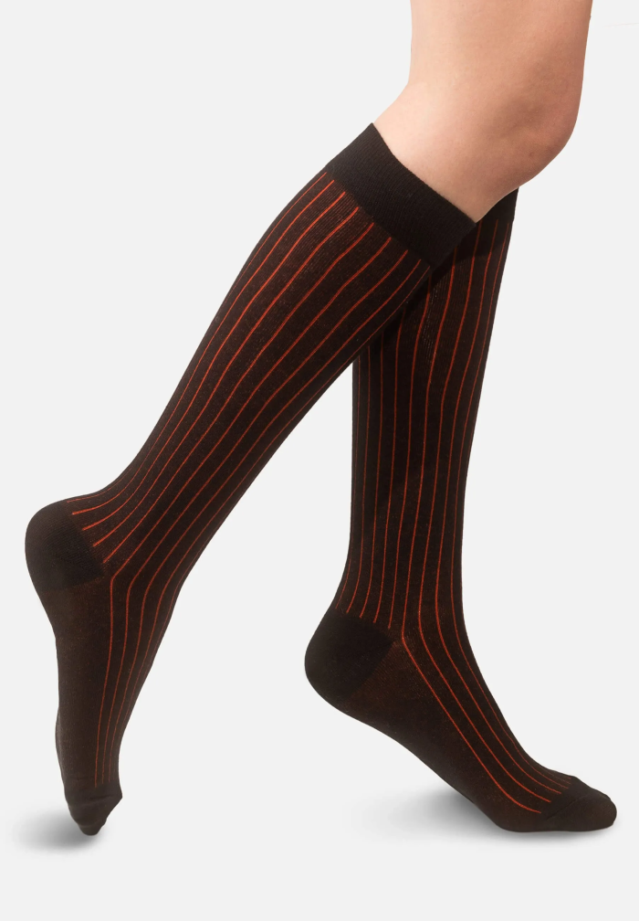 Black knee-high organic cotton socks with red stripes