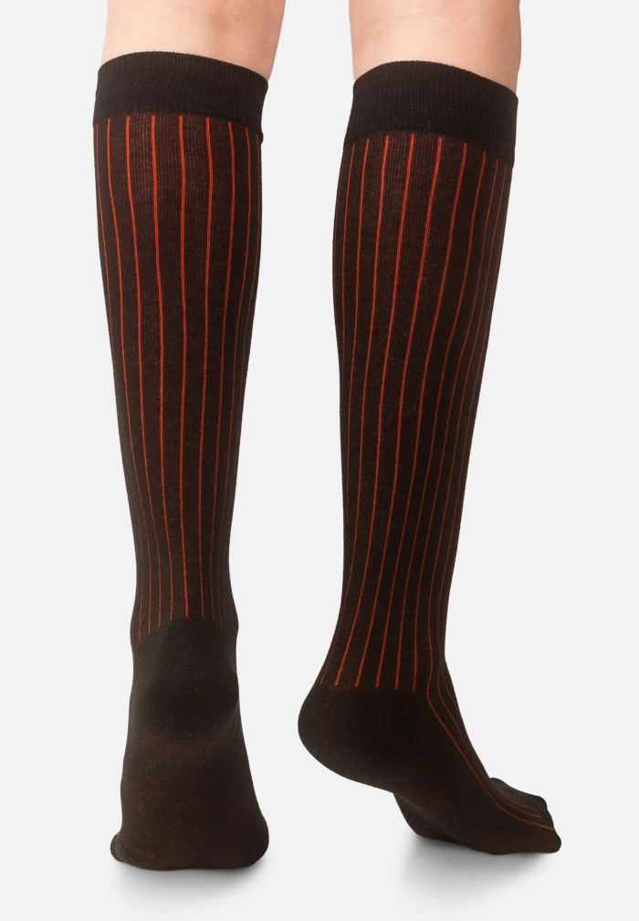 Black knee-high organic cotton socks with red stripes