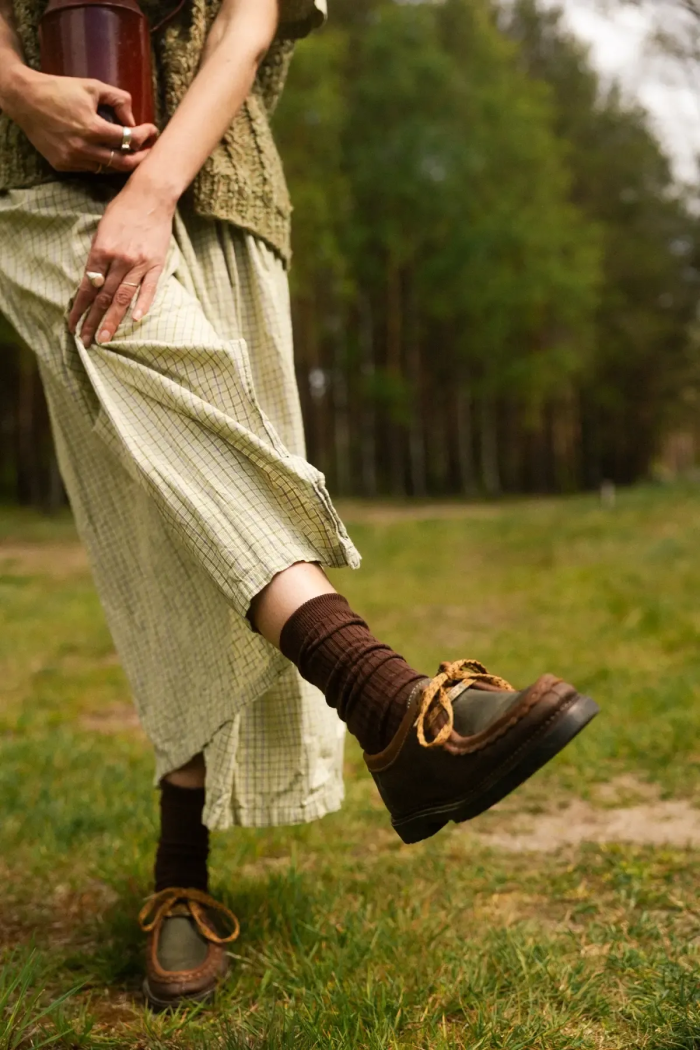 Brown socks made of organic cotton with wide stripes