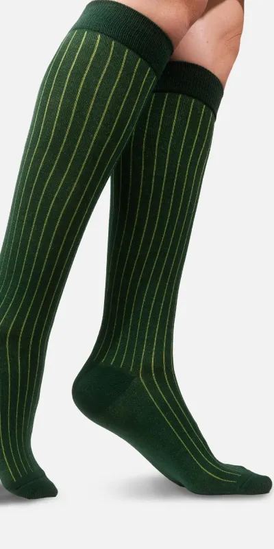 Bottle green organic cotton knee socks with green elastane