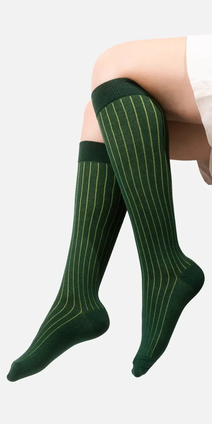 Bottle green organic cotton knee socks with green elastane
