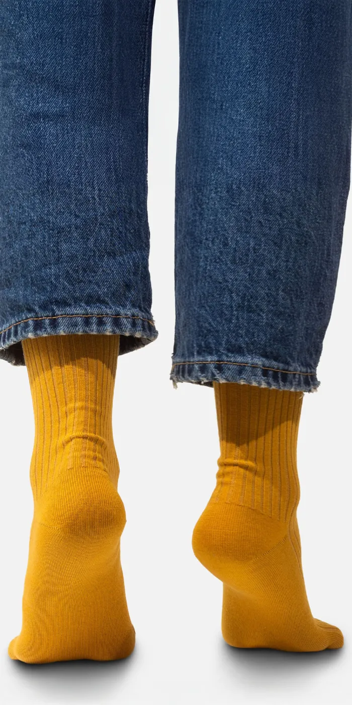 Mustard socks made of organic cotton with wide stripes