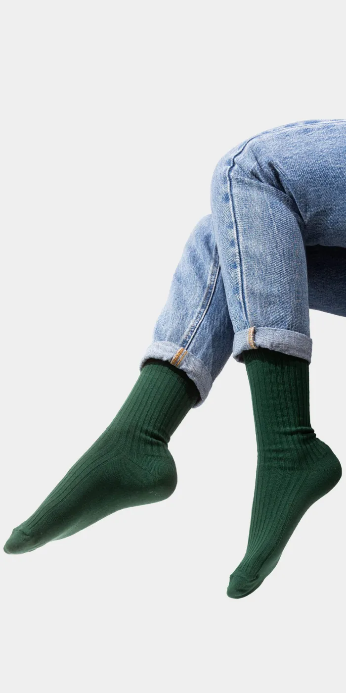 Bottle green socks made of organic cotton with wide stripes