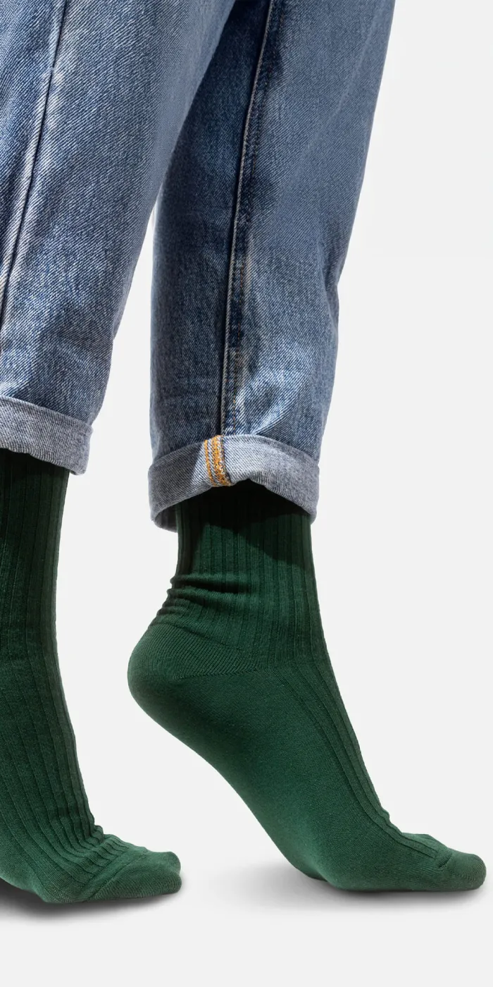 Bottle green socks made of organic cotton with wide stripes