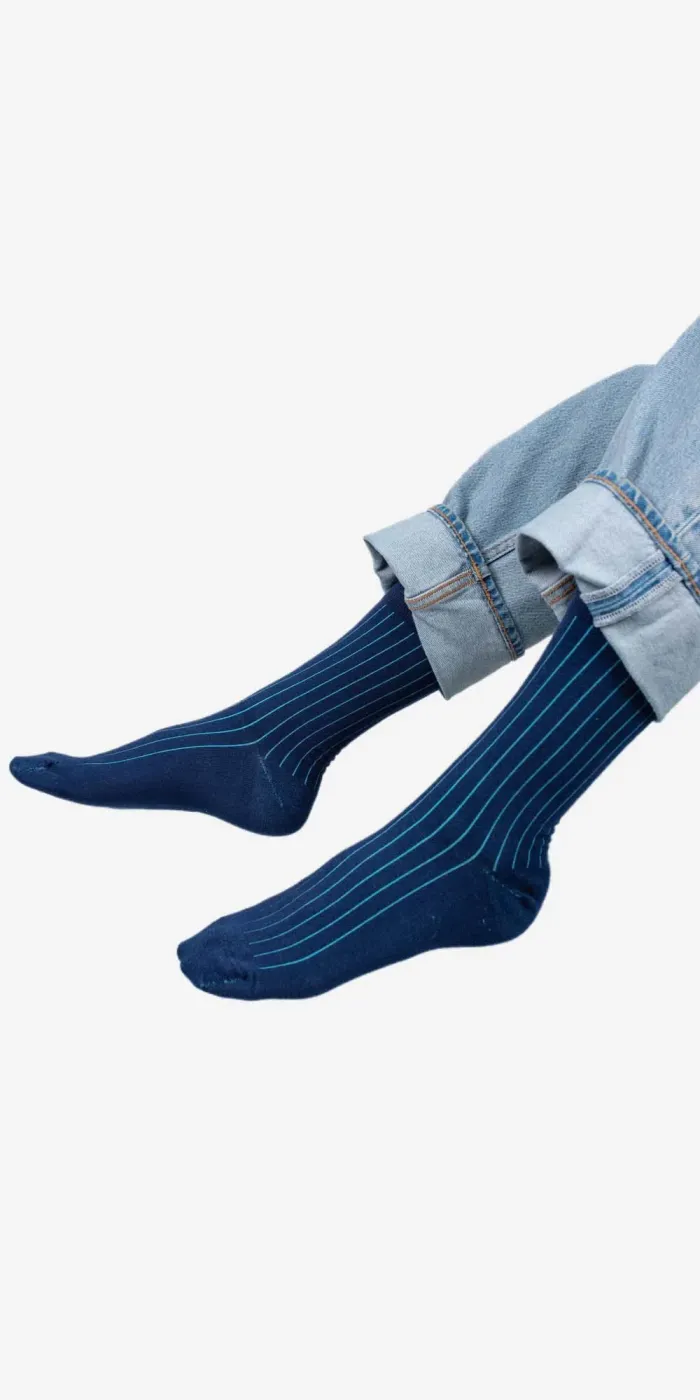Navy blue organic cotton suit socks with light blue elastane