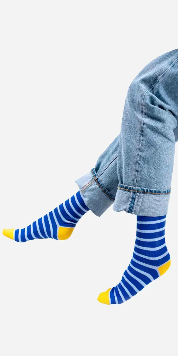 Skarpetki chabrowe w jasnoniebieskie paski