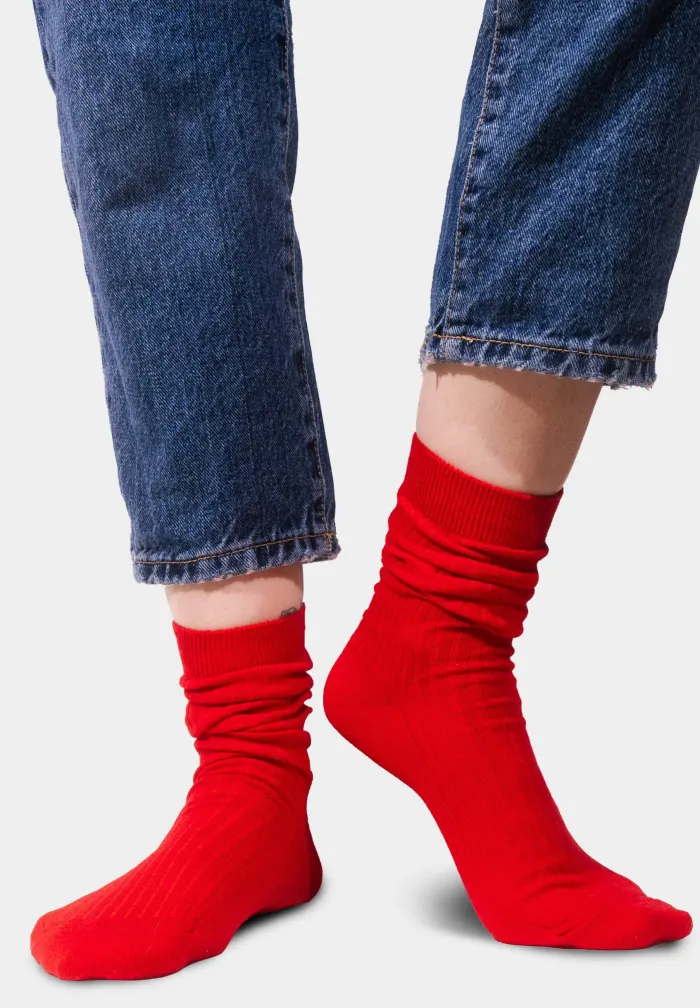 Red socks made of organic cotton with wide stripes