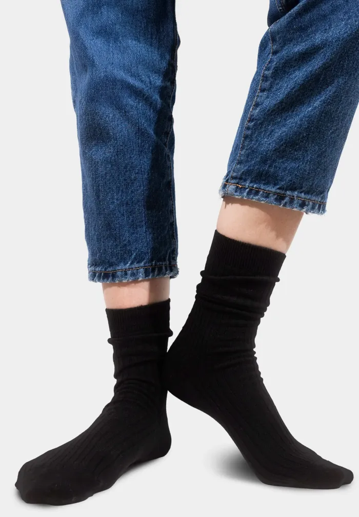 Black socks made of organic cotton with wide stripes