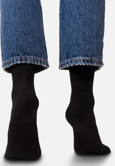 Black socks made of organic cotton with wide stripes